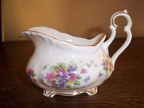 ROYAL ALBERT " VIOLETTA"  CREAMER  STUNNING !       SALE