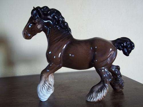 BESWICK " SHIRE " HORSE    AWESOME !