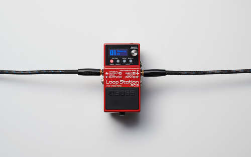 BOSS RC-5 COMPACT LOOP STATION WITH 32 BIT PROCESSOR, ON BOARD EFFECTS, DRUMS & PATTERNS