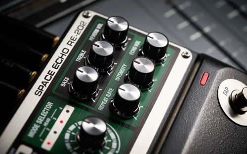 BOSS RE-202 FLAGSHIP SPACE ECHO PEDAL WITH PRESETS, MIDI AND ADDITIONAL PARAMETER CONTROL