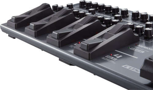 BOSS ME-80 POWERFUL FLOOR MULTI EFFECTS WITH `COSM` TECHNOLOGY
