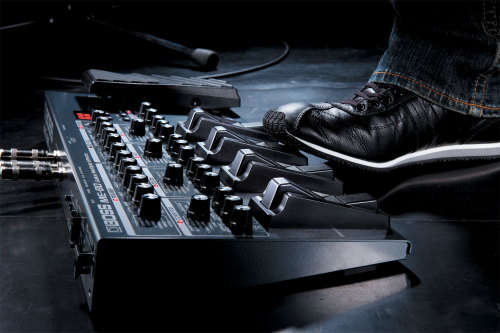 BOSS ME-80 POWERFUL FLOOR MULTI EFFECTS WITH `COSM` TECHNOLOGY