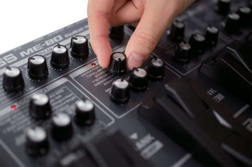 BOSS ME-80 POWERFUL FLOOR MULTI EFFECTS WITH `COSM` TECHNOLOGY