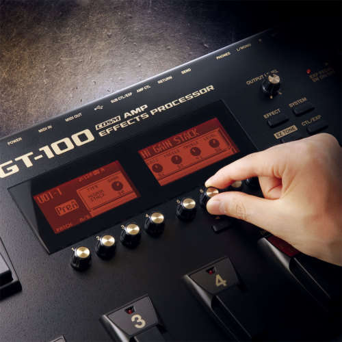 BOSS GT-100 RUGGED FLOOR MULTI EFFECTS WITH `COSM` TECHNOLOGY