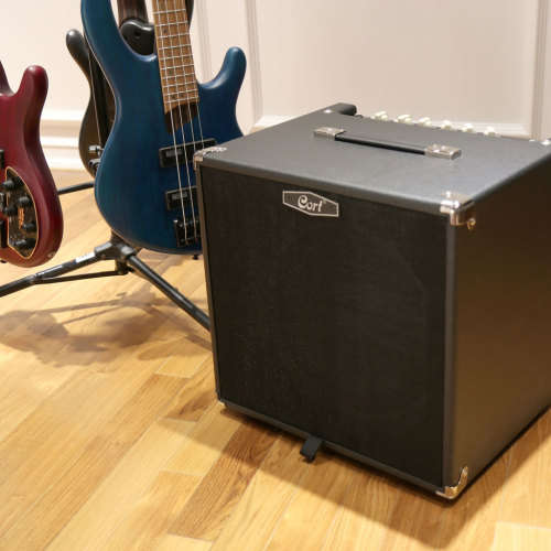 CORT CM150B 150W BASS COMBO