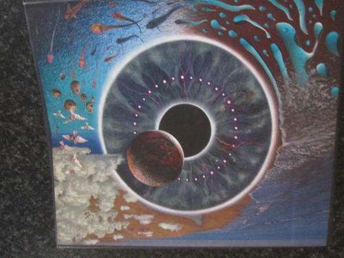 Pink floyd double cd with blinking light on box