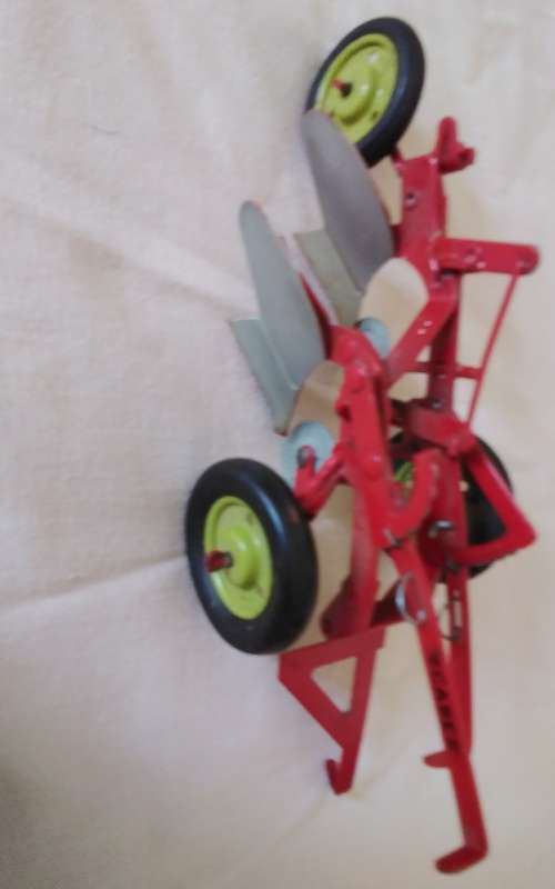 Vintage Monarch plastic 1/16 scale Case  SC toy tractor with Case 970 toy plow