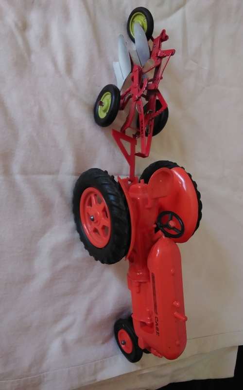 Vintage Monarch plastic 1/16 scale Case  SC toy tractor with Case 970 toy plow