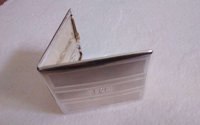 Vintage Tademark Slipway silver ciarette case with hallmarks.