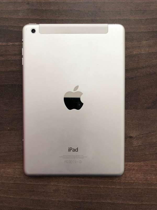 BARGAN DEAL - iPad Mini - WiFi + 4G Cellular - 16GB White and Silver