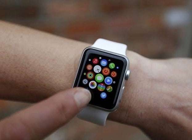 GREAT CONDITION - Apple Watch Series 2 - 42mm Silver Aluminium w/ Black Sport Strap -ABSOLUTE STEAL!