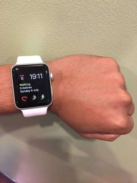 GREAT CONDITION - Apple Watch Series 2 - 42mm Silver Aluminium w/ Black Sport Strap -ABSOLUTE STEAL!