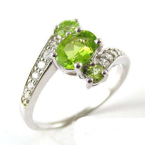 Peridot 2.2ct Ring 925 Silver Size 7