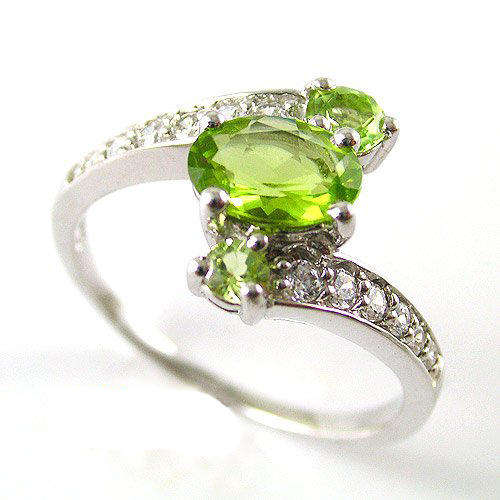 Peridot 2.2ct Ring 925 Silver