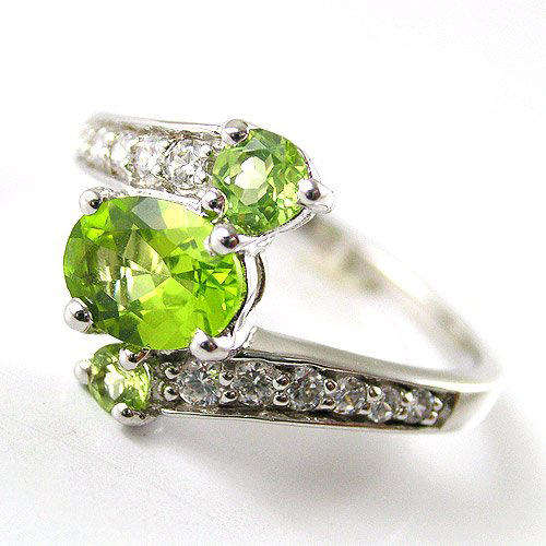Peridot 2.2ct Ring 925 Silver
