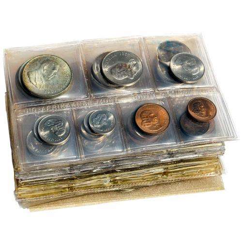 29 RSA Uncirculated Mint Packs with silver R1 coins 1967-1992