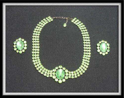 Beautiful necklace and matching ear-ring set