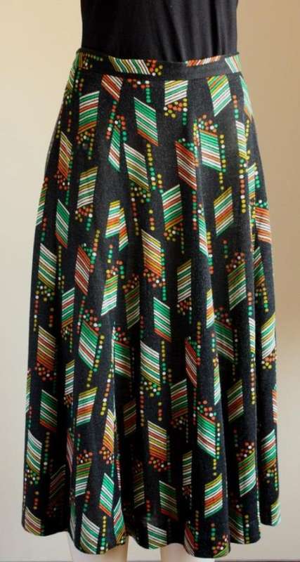 1970s light wool skirt with geometric design