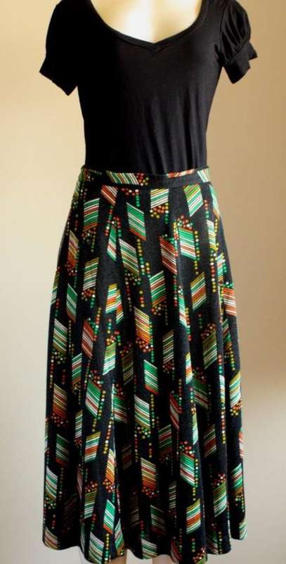 1970s light wool skirt with geometric design
