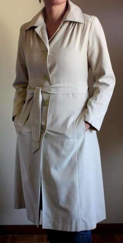 *SUMMER SALE* Vintage classic beige trench coat