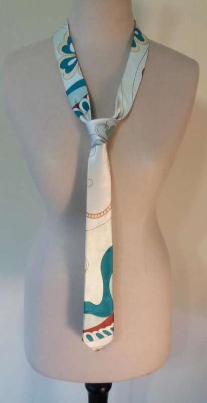 Silk tie