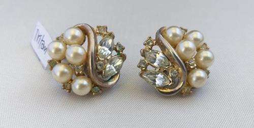 TRIFARI pearl and rhinestone clip-on earrings