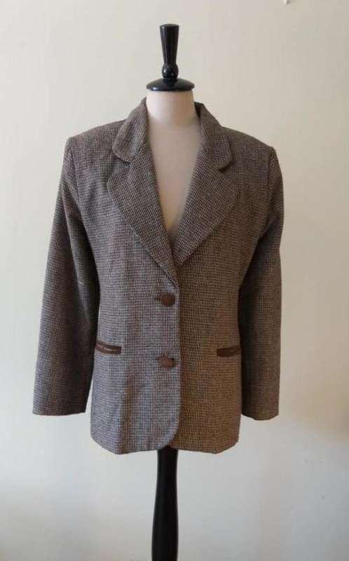 Tweed jacket with brown velvet trim
