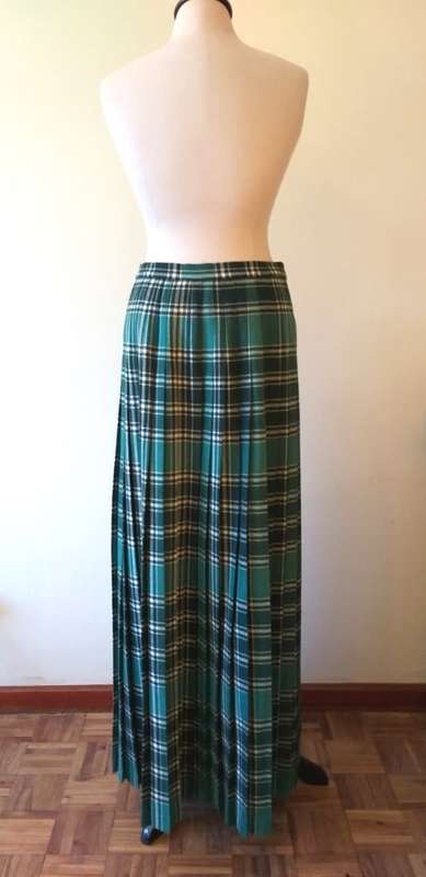 Green tartan pure wool maxi-skirt (made in Scotland)