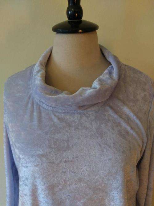 Silvery lilac velvet top