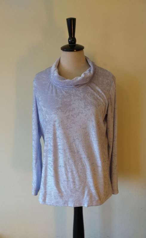 Silvery lilac velvet top