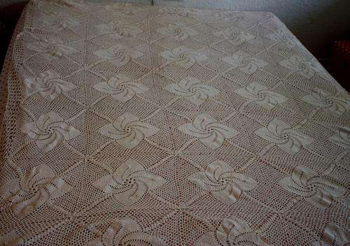 VINTAGE crocheted bedspread