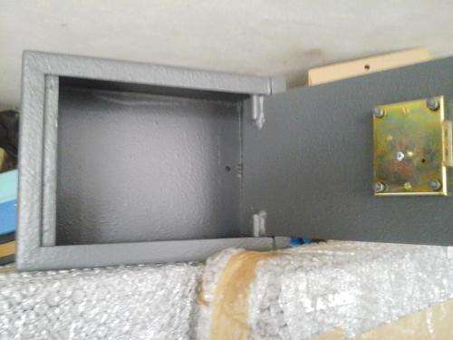 Wall safe