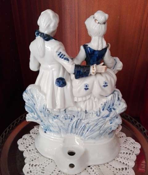 Victorian Couple figurine