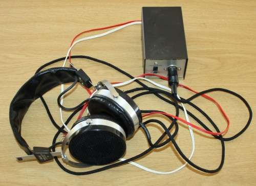 SUPERB RETRO AKAI ASE-80C ELECTRET HEADPHONES PLUS AKAI AD 80 ADAPTOR. STUNNING !!!