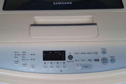 SAMSUNG 9KG TOP LOADER WASHING MACHINE. WORKING (except spin cycle). COLLECTION ONLY JHB. SEE DESC.