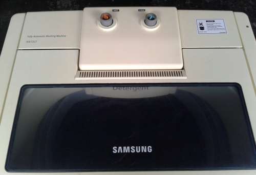 SAMSUNG 9KG TOP LOADER WASHING MACHINE. WORKING (except spin cycle). COLLECTION ONLY JHB. SEE DESC.