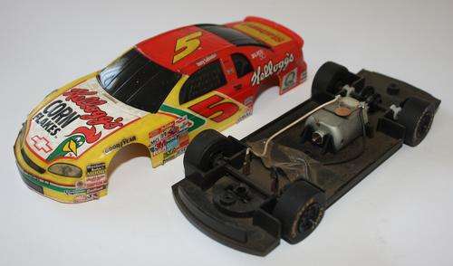SCALEXTRIC NASCAR CHEVY "KELLOGGS" PLUS FREE GIFT !!  SEE DESCRIPTION