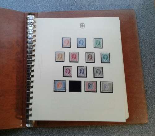 VERY NICE COLLECTION OF RHODESIA and NYASALAND QEII ONWARDS. GREAT CV M/FU