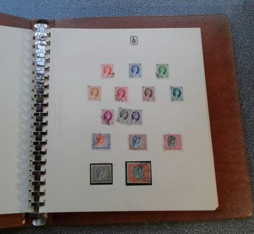 VERY NICE COLLECTION OF RHODESIA and NYASALAND QEII ONWARDS. GREAT CV M/FU