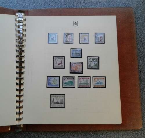 VERY NICE COLLECTION OF RHODESIA and NYASALAND QEII ONWARDS. GREAT CV M/FU