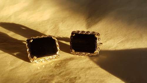 Vintage black onyx and marcasite screw on earings