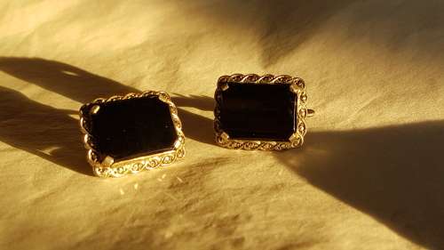 Vintage black onyx and marcasite screw on earings