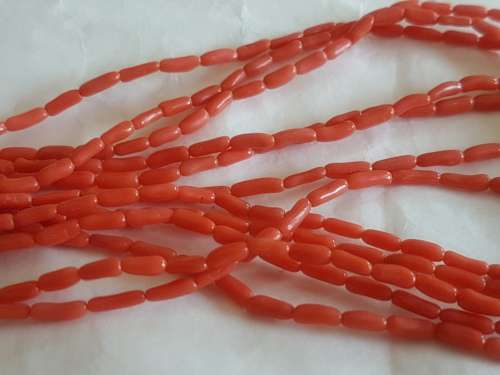 Vintage rice coral necklace with pretty bow shaped 18k gold clasp