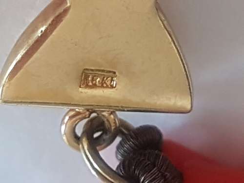 Vintage rice coral necklace with pretty bow shaped 18k gold clasp