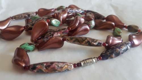 Elegant copper and green tone vintage bead necklace
