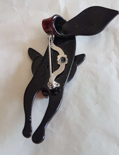 Retro resin red fox brooch