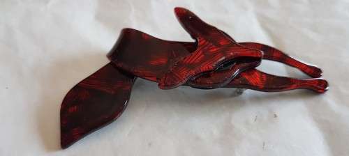 Retro resin red fox brooch