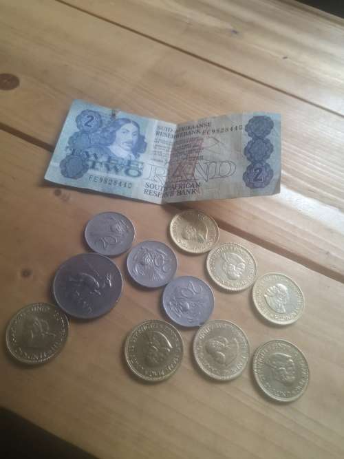 Old R2 note & coins