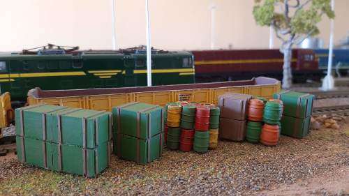 HO Scale Freight Car Loads set of 5 (painted)