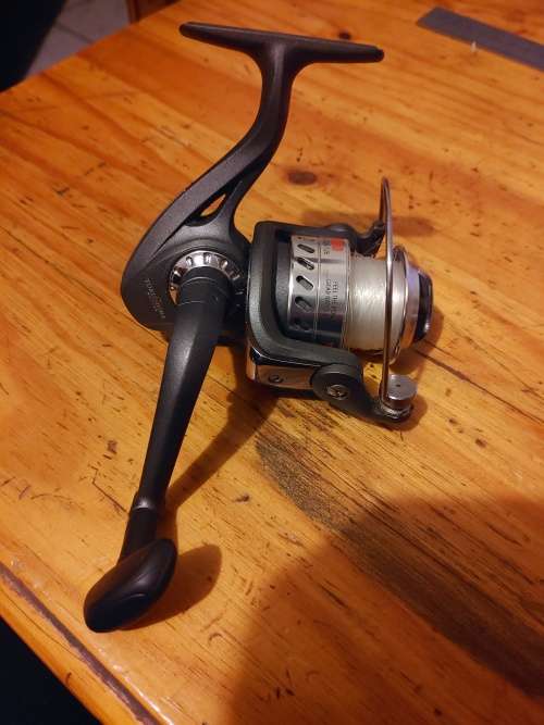 Fishing reel Tokushima EF2000